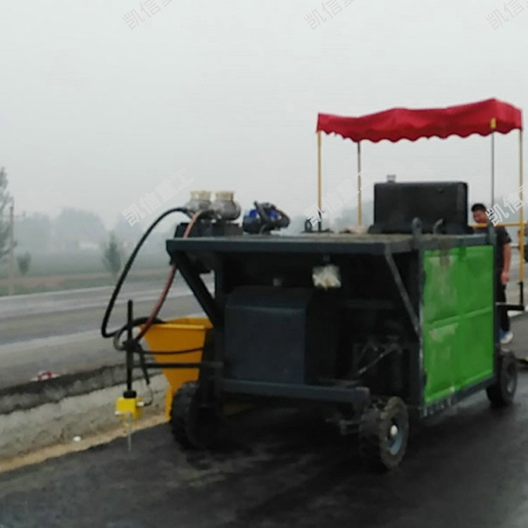 小型路緣石滑模機(jī)