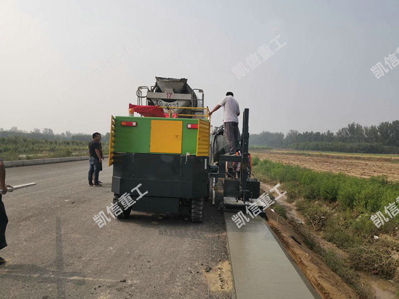 路肩一次成型機(jī)